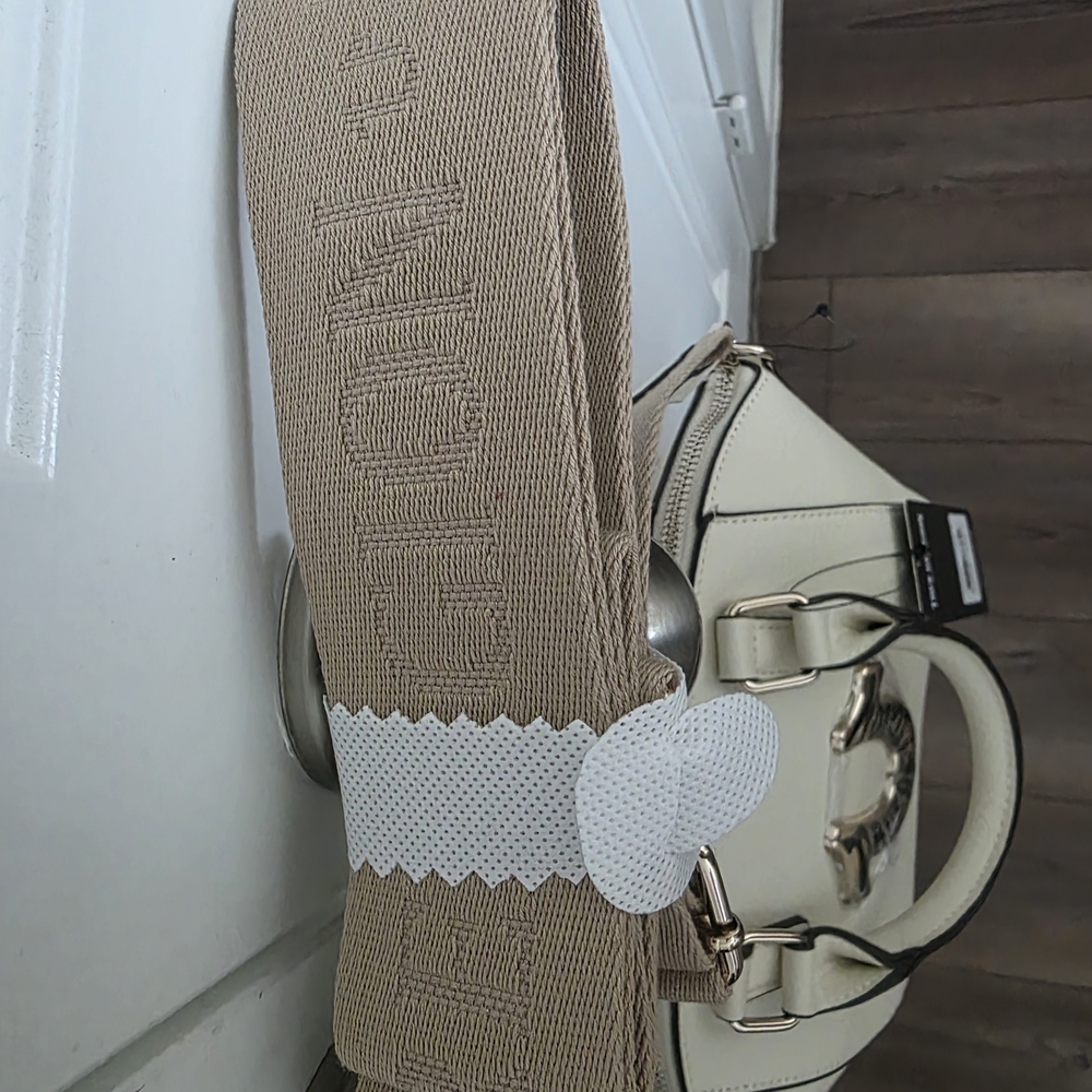 True Religion Ivory Crossbody Satchel with Gold & Black Logo  NWT - Picture 2 of 5